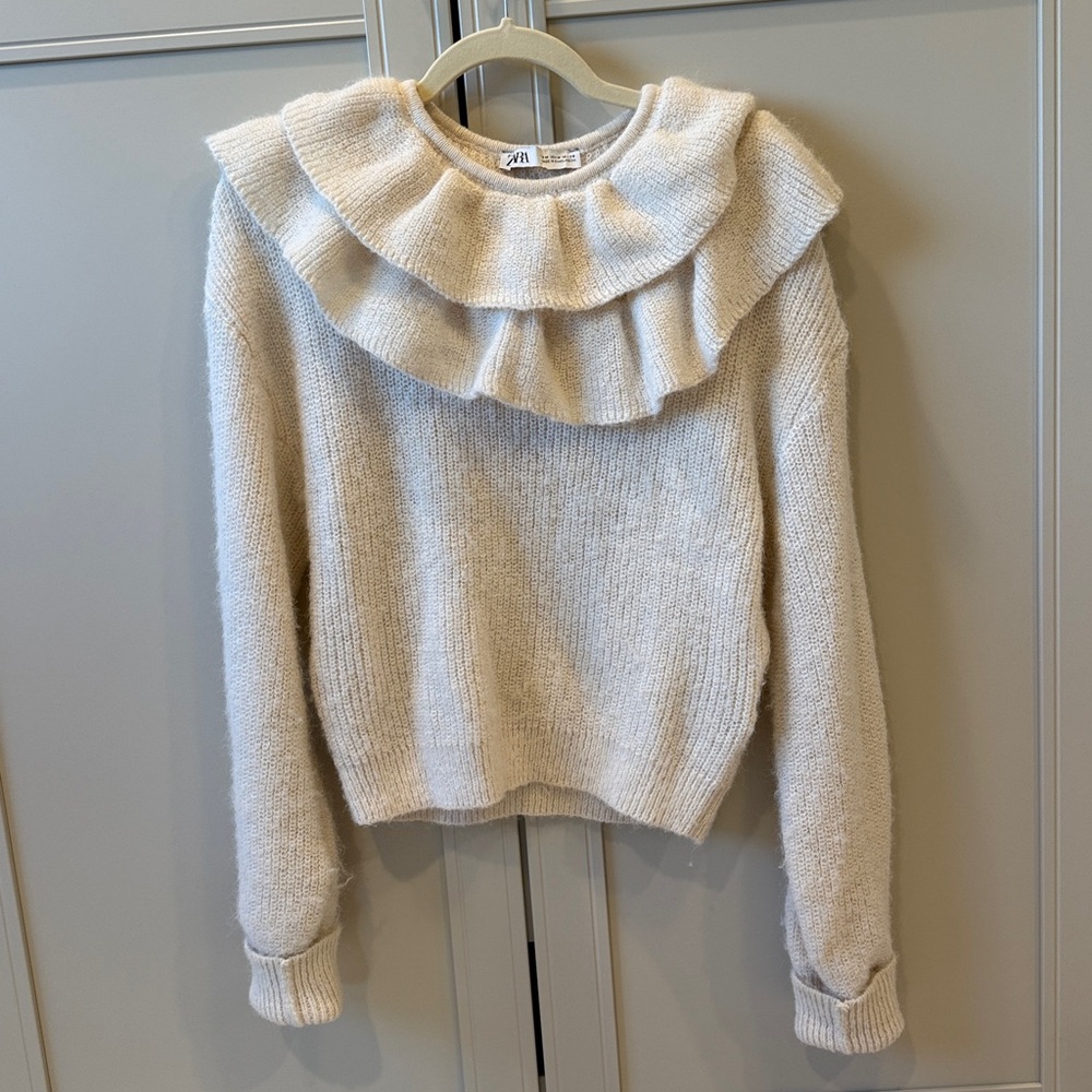 Zara Off-White Ruffle Knit sweater